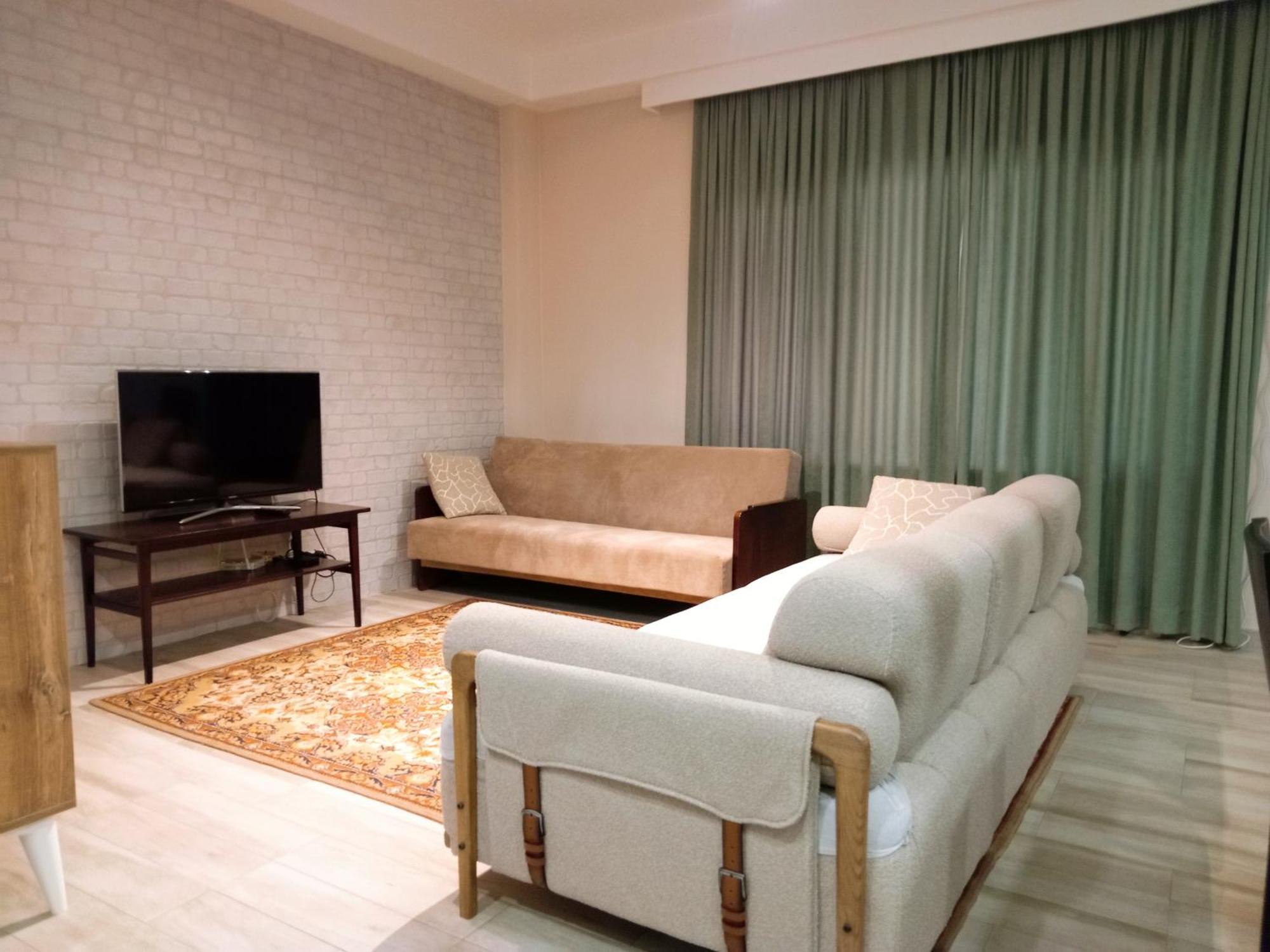 Medea'S Home Кутаиси Экстерьер фото